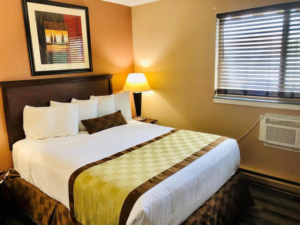 Ramada By Wyndham Spokane Valley Exterior foto