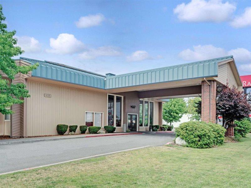 Ramada By Wyndham Spokane Valley Exterior foto