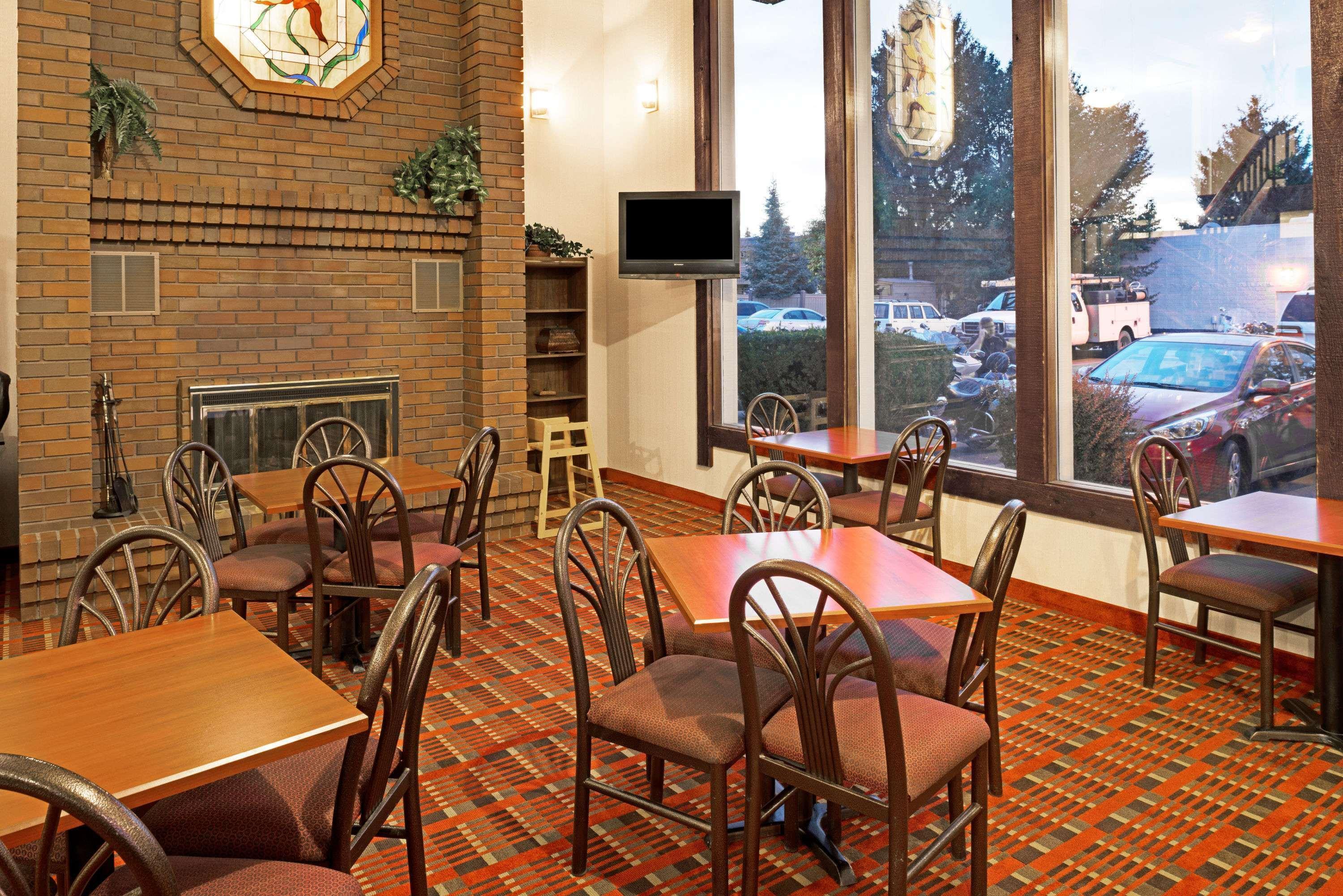 Ramada By Wyndham Spokane Valley Exterior foto